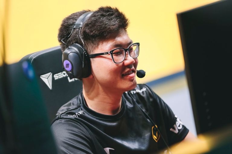 All 10 players in week 9 LCS match between Dignitas and TSM swap roles, combine for 47 total kills