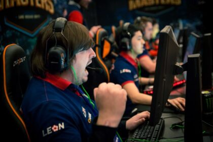 Astralis, SK, Mousesports & Gambit advance to DreamHack playoffs