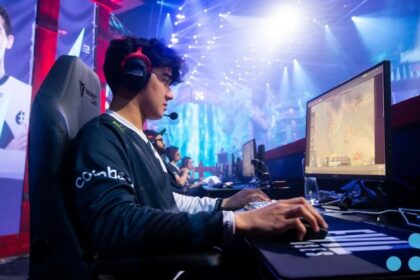 Abed competing at Dota 2's AniMajor with Evil Geniuses.